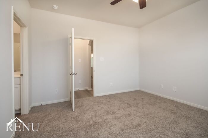 Building Photo - 25334 Shadowdale Dr