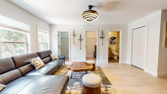Building Photo - 1027 Saltwater Cir