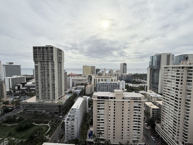 Building Photo - 2211 Ala Wai Blvd