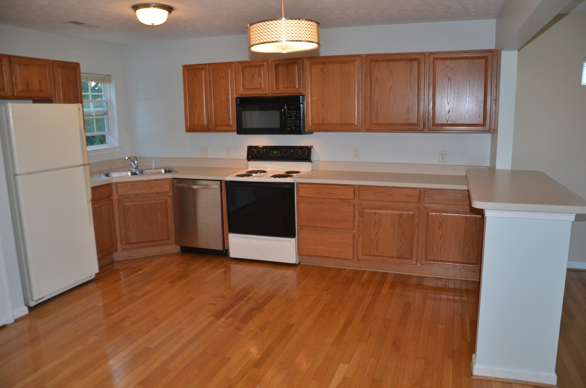 Building Photo - 311 Emerson Ln