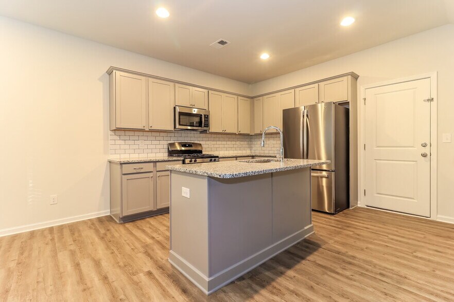 Building Photo - 221 N Fortune Way