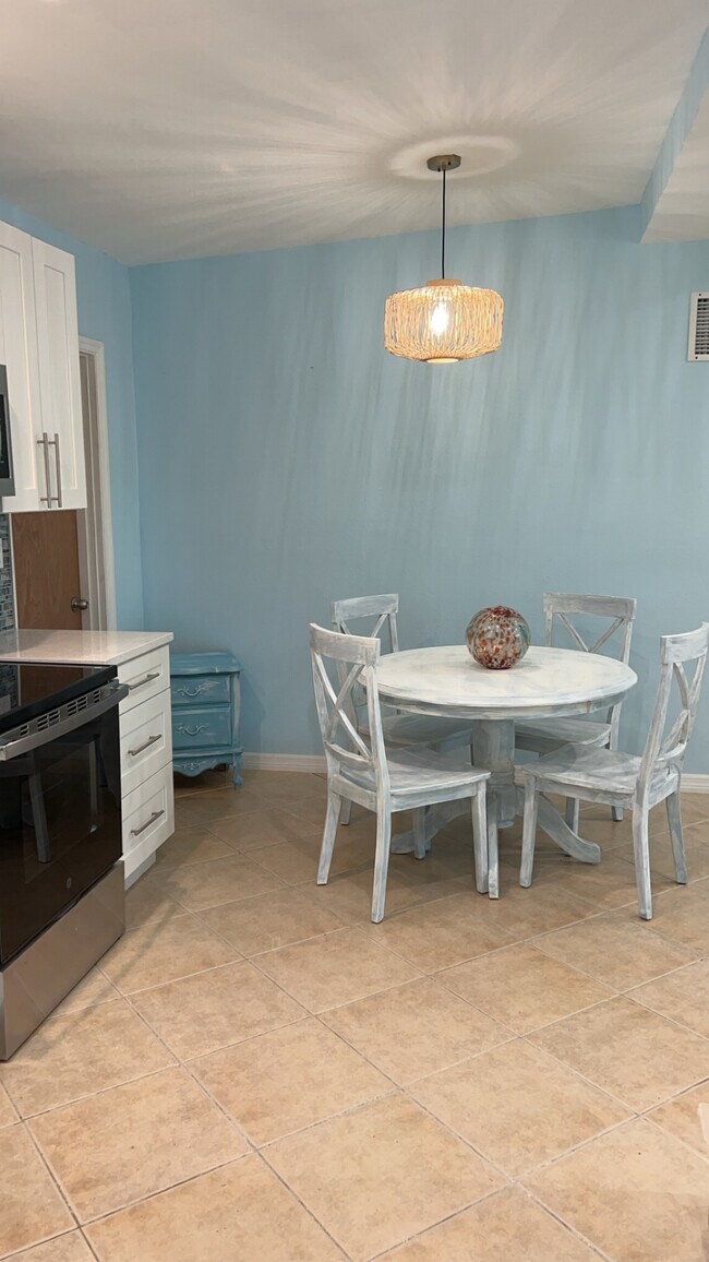 Building Photo - 7880 42nd Ave N