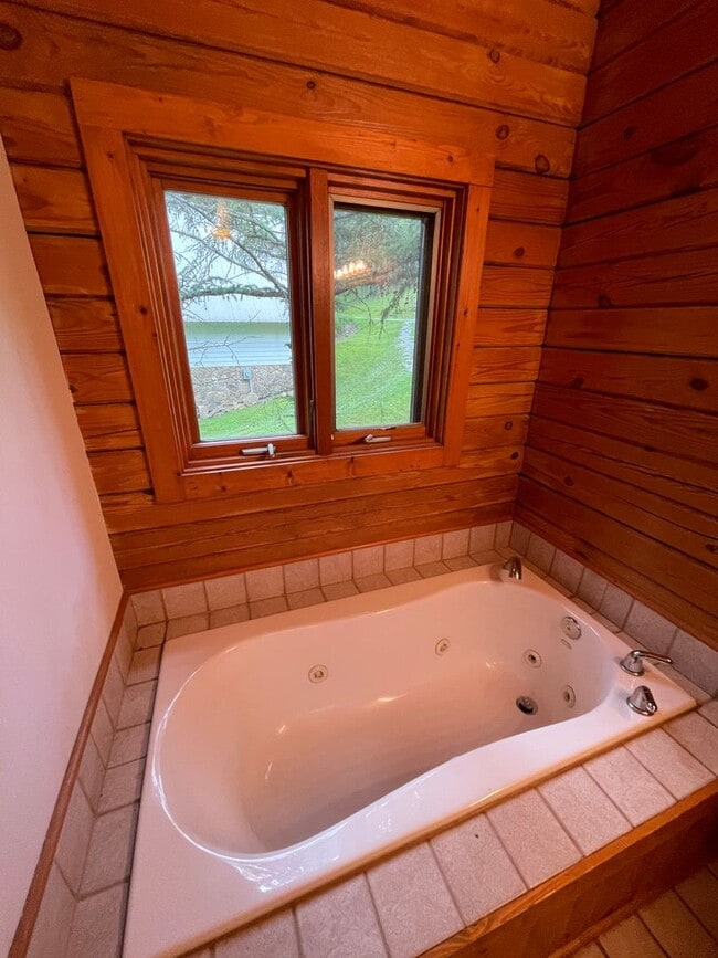 Building Photo - 504 Stuart Williams Rd