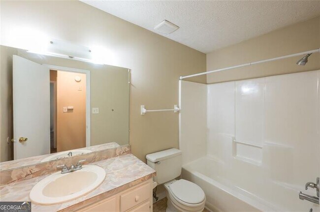 Building Photo - 3038 Courtney Dr