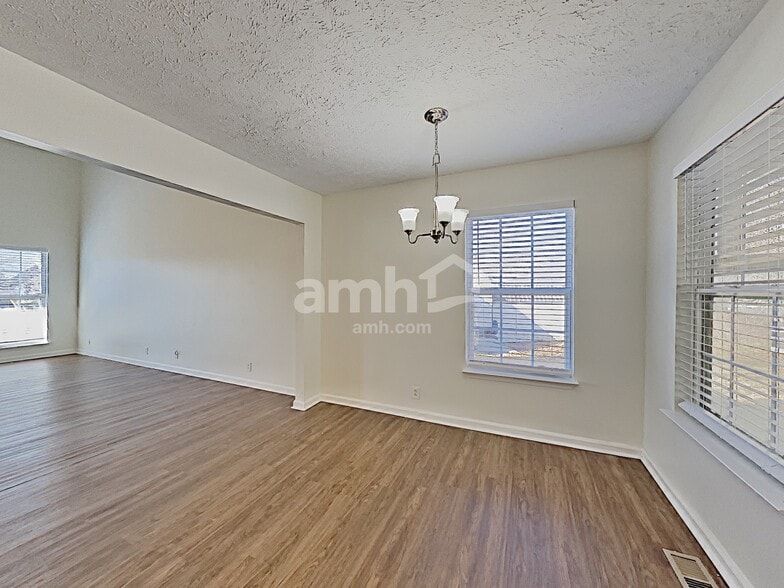 Building Photo - 3326 Conway Ct