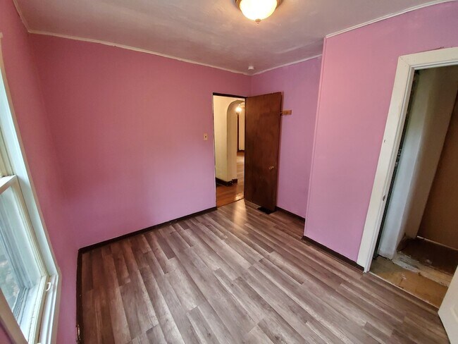 Building Photo - 4449 Lucerne Ave