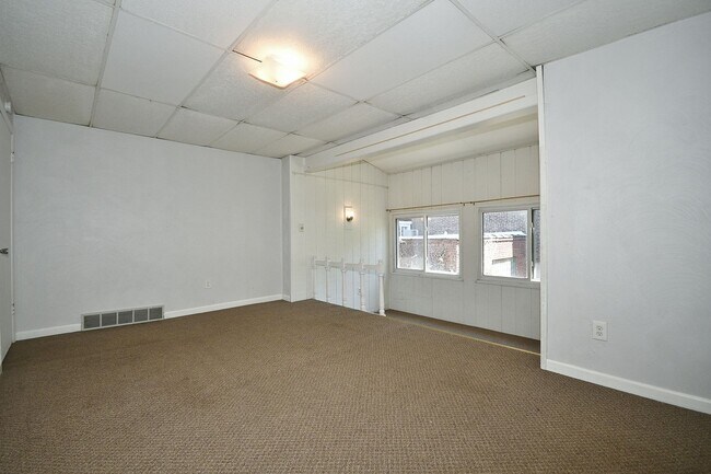 Building Photo - 1606 Bingham St
