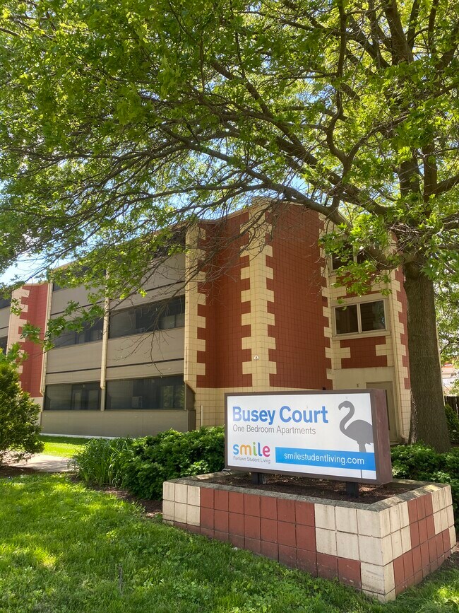 Busey Court 303 S Busey Ave Urbana IL 61801 Apartment Finder