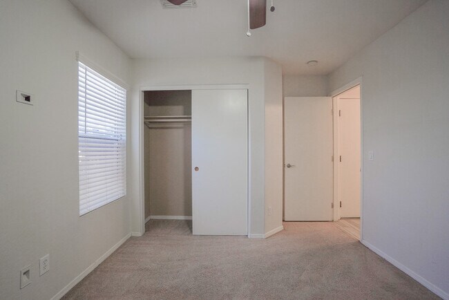 Building Photo - 15614 N 34th St