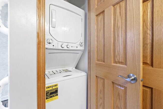 Building Photo - 5614 S Moody Ave