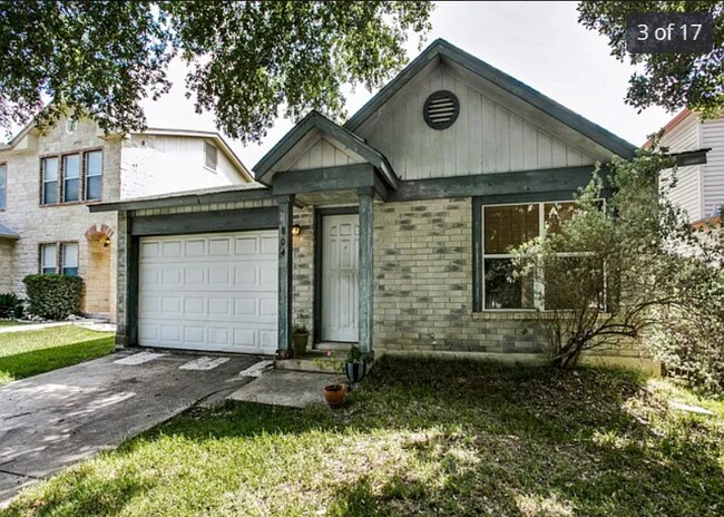 Building Photo - 804 Meadow Dale