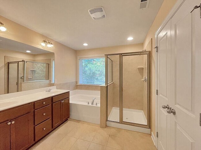 Building Photo - Room in Townhome on Pecan Ridge Way