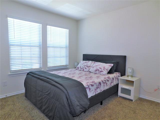 Building Photo - 4025 Huntington Dr