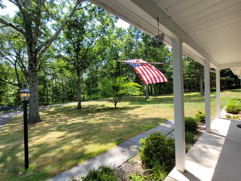 Building Photo - 335 Colgate Ln
