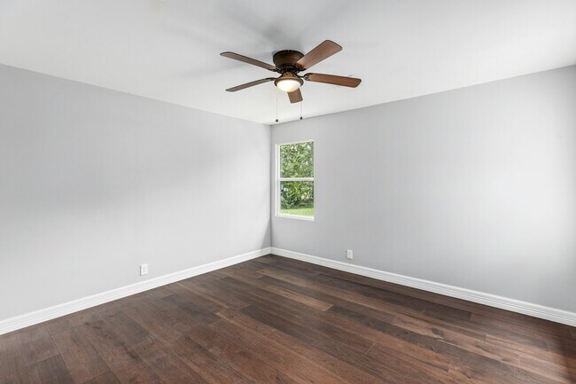 Building Photo - 9313 Livernois Rd