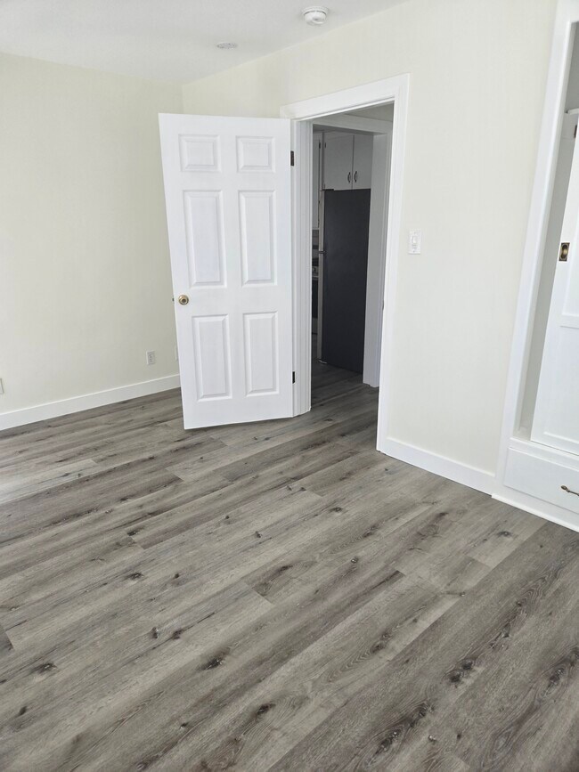 Bedroom - 2632 St George St