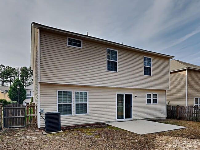 Building Photo - 453 Denman Loop