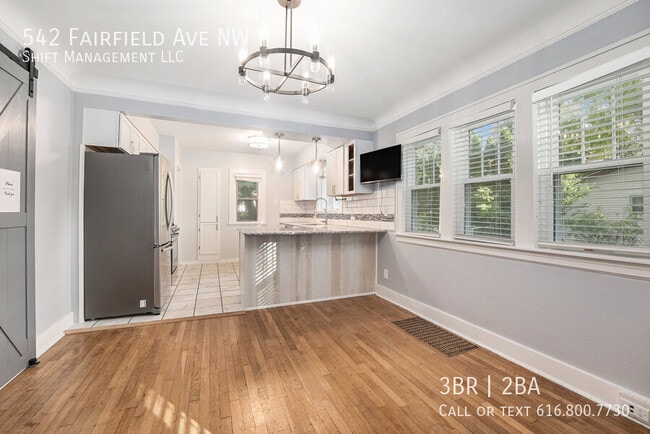 Building Photo - 542 Fairfield Ave NW