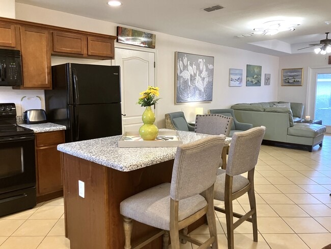 Building Photo - 2 S Bay Hill Dr