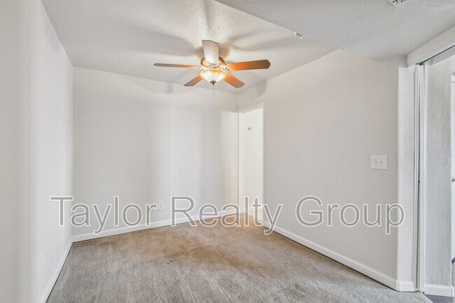 Building Photo - 22951 E Roxbury Dr