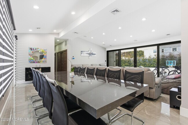 Building Photo - 612 Deal Rd