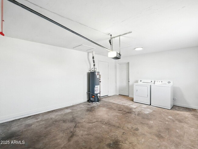 Building Photo - 2732 W Tuckey Ln