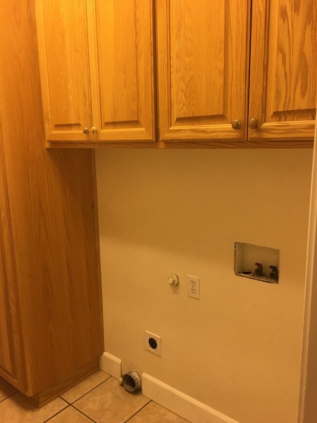 Building Photo - 2057 Berwin Ln