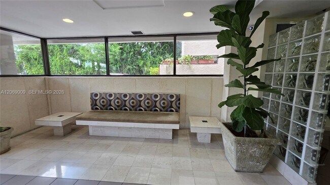 Building Photo - 2201 Brickell Ave