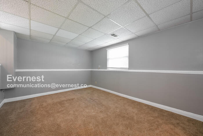Building Photo - 3904 S Espana St