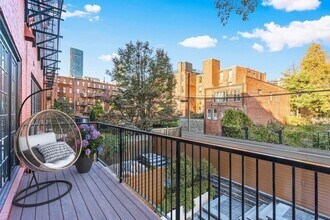 Building Photo - 213 W Springfield St