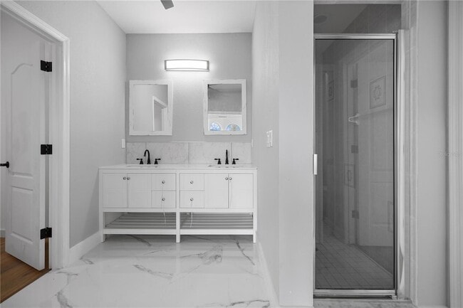 Building Photo - 1628 SE 29th Terrace