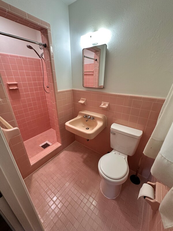 Building Photo - 538 Hillview Rd