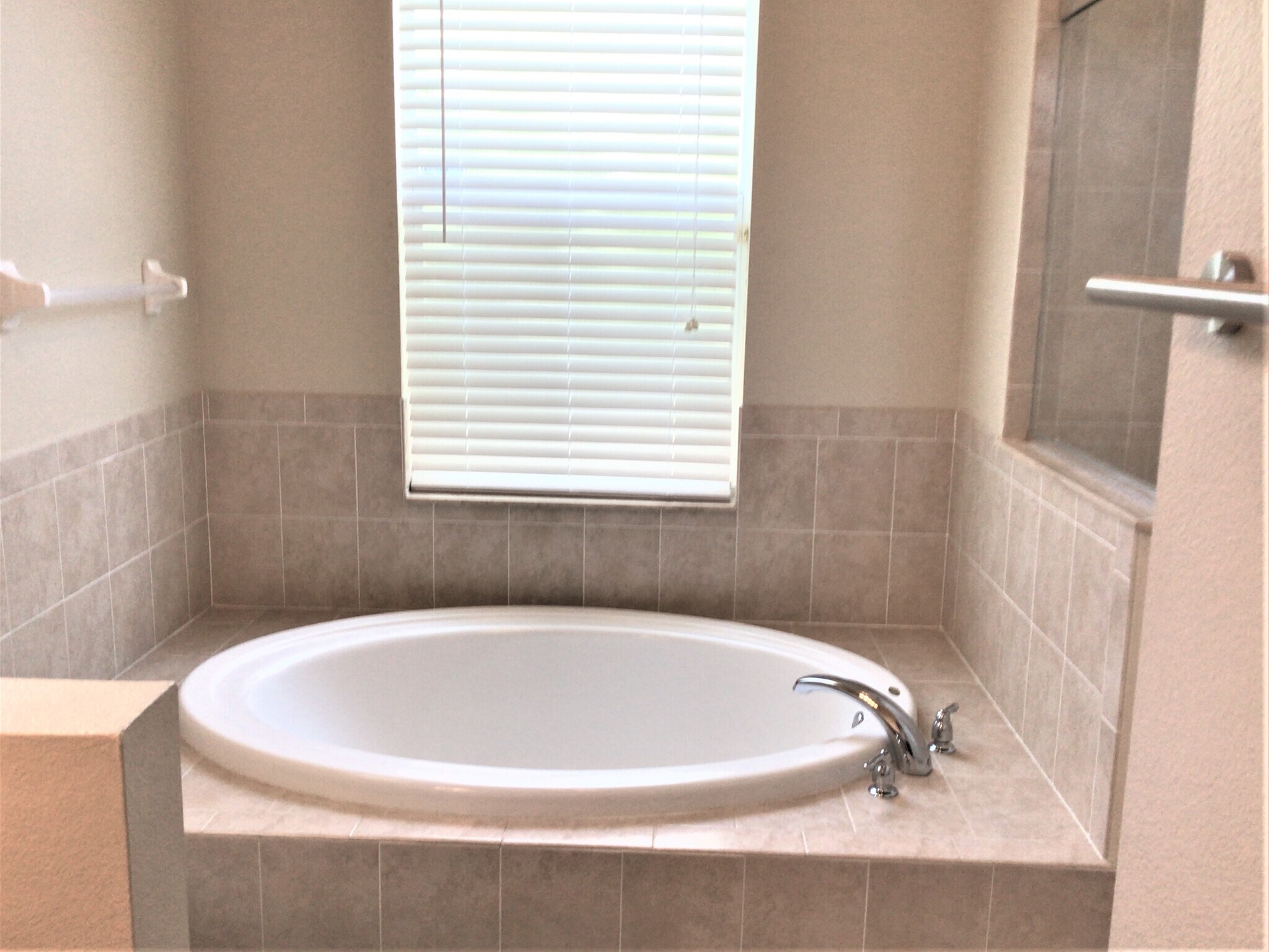 Building Photo - 4004 Knight Ave