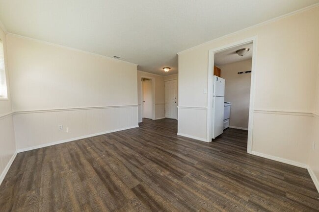 Building Photo - 907 Lake Jessie Dr