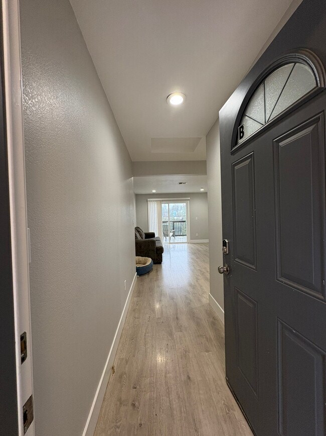 Building Photo - 863 De Bernardi Ct