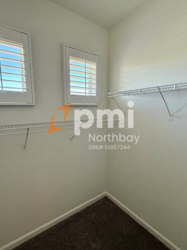 Building Photo - 869 Emerald Hills Cir