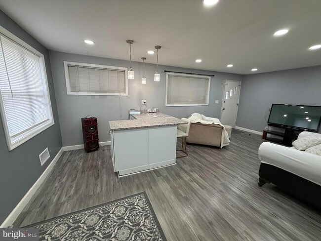 Building Photo - 7911 25th Ave