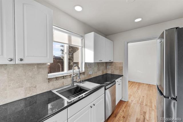 Building Photo - 3085 Clermont St