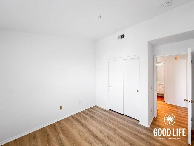 Building Photo - 154 California Ct