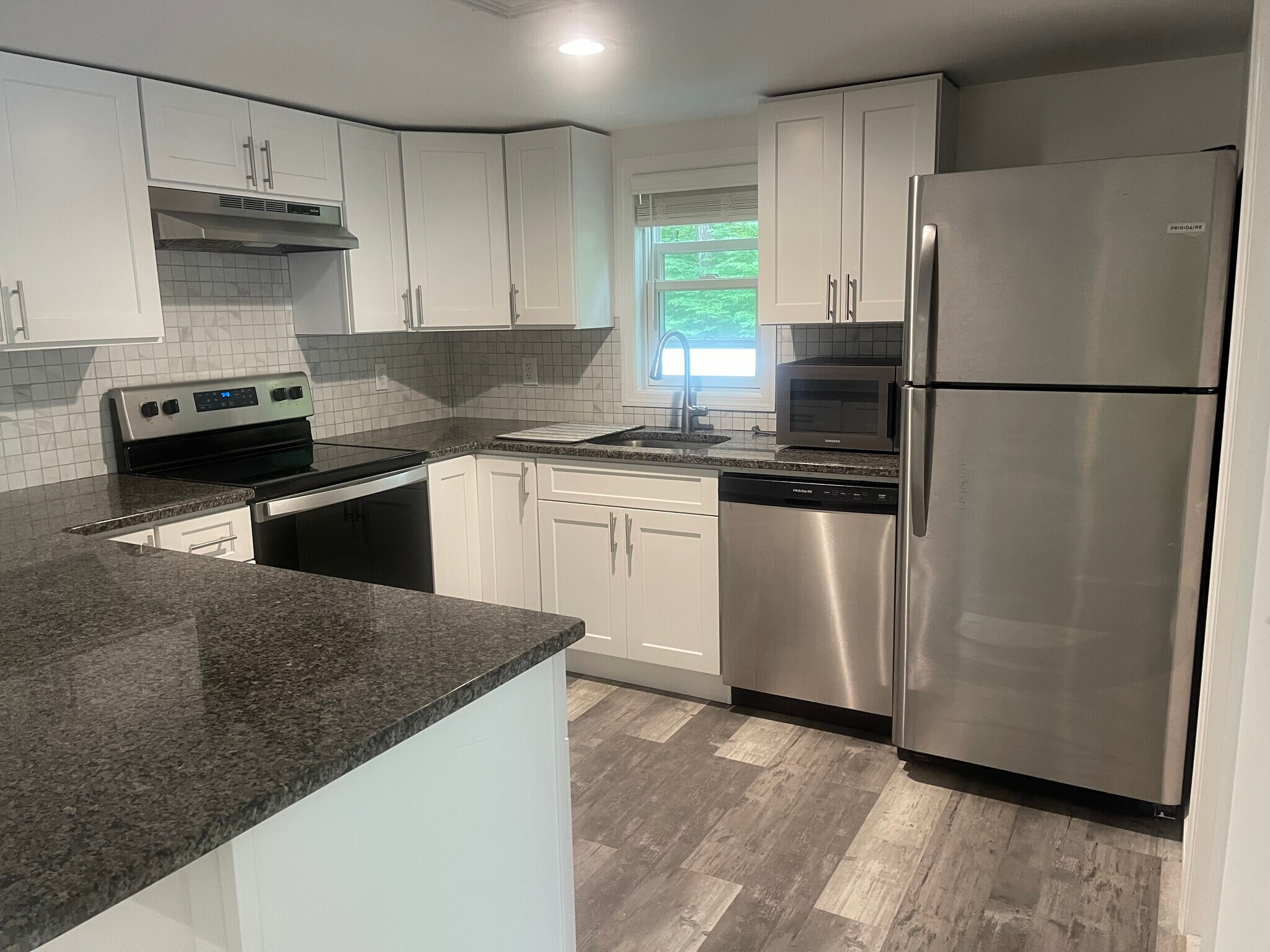 Building Photo - 17 Eastbrook Ln