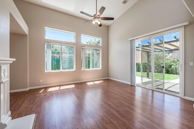 Building Photo - Beautifully Updated North Clovis 3/2.5