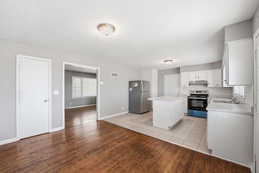 Building Photo - 20103 S State Rte 291