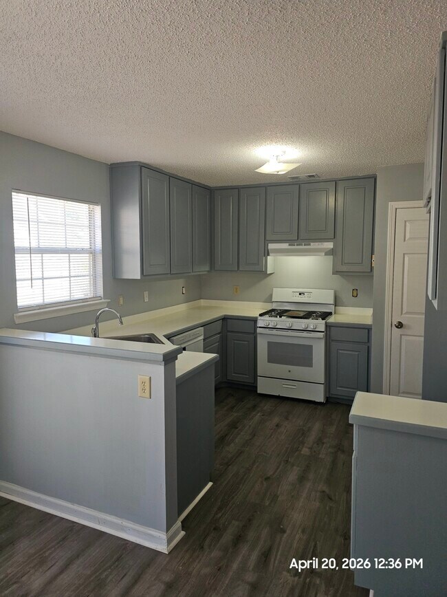 Building Photo - 6633 Biscayne