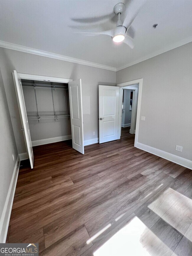 Building Photo - 1040 Creekside