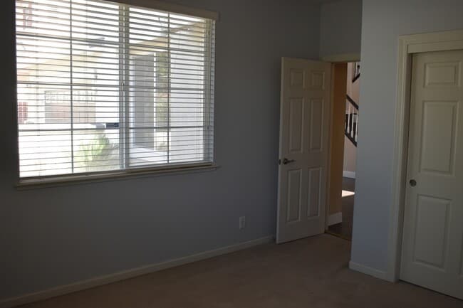 Building Photo - 870 Alabaster Ct