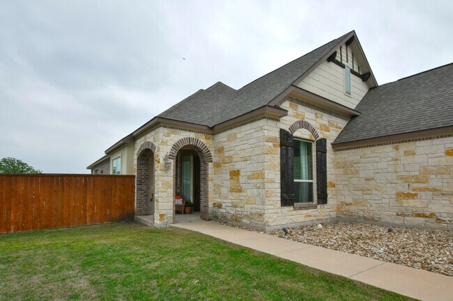 Building Photo - 127 Lightfoot Trail