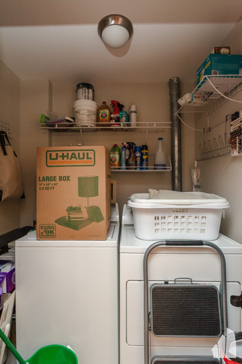 Building Photo - 845 W Lawrence Ave