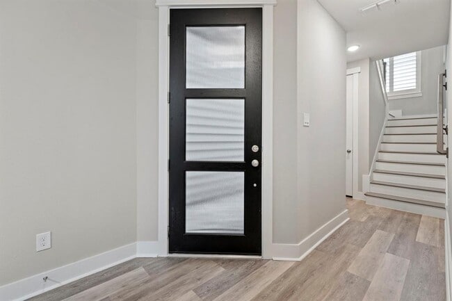 Building Photo - 1220 Sloane Manor Trace