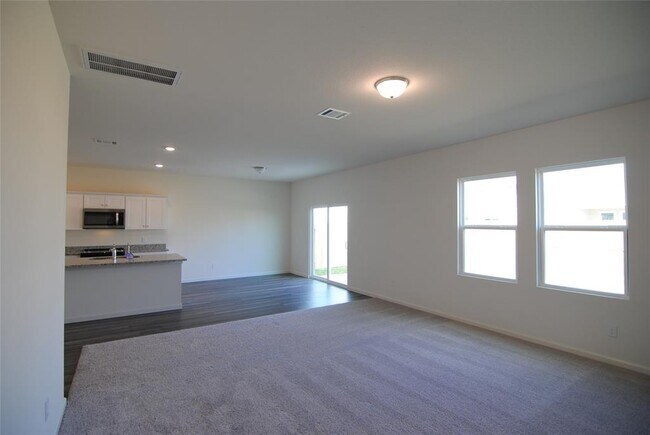 Building Photo - 1033 Lacebark Pne Ln