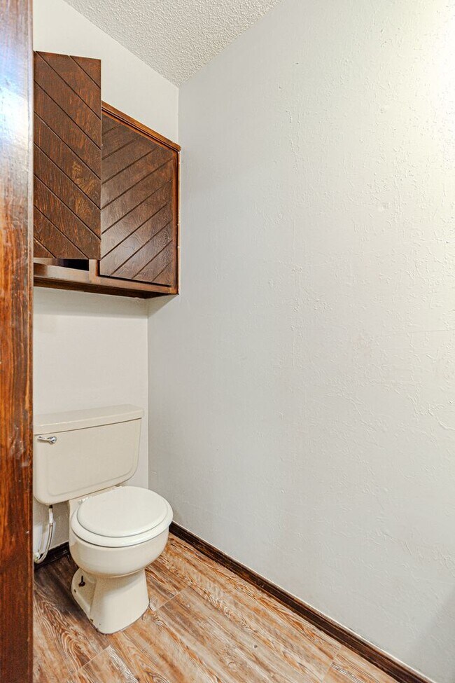 Building Photo - 3 Bed 2 Bath in OKC!